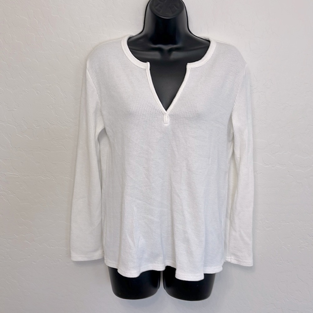 Family Women’s Large White Long Sleeve Top